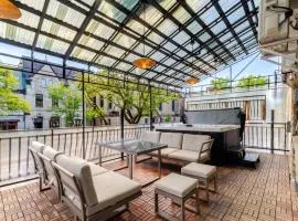 Theatre Hotel by Lodgo