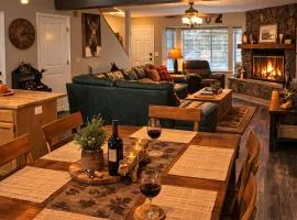 2BR Gated Escape With A Pool And Walk to Dining and Trails