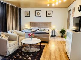 Private Studio Apartment with Balcony in Dortmund-Brackel, hotell i Dortmund