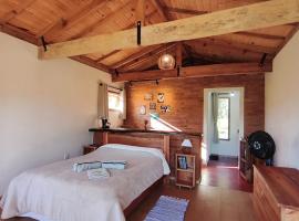 Chalé Das Quaresmeiras, hotel i Aiuruoca