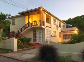 The Claraville Apartments, hotel em Saint James