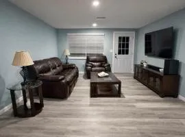 Modern and Cozy 2and2 Fully Updated Great Location