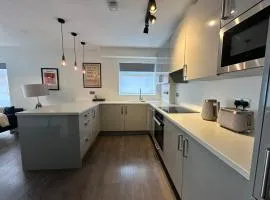 Cosy modern 2 bedroom apartment Ealing London