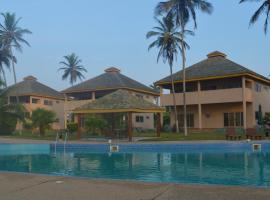 Elmina Bay Resort, hotel din apropiere 
 de Castelul Elmina, Elmina
