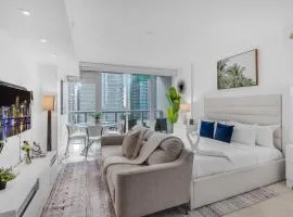 Icon Brickell Studio City Views Pool and Spa