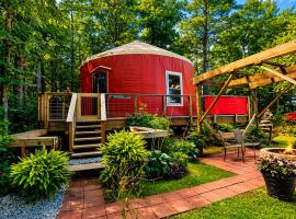 Fancy Gap में, होटल Simply Serenity Yurt- Magical Getaway w/ Hot Tub