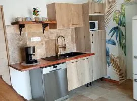 Maison moderne près de la mer