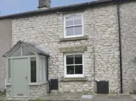 2, The Lodge, Tideswell