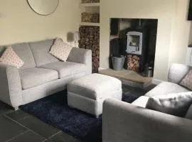 2, The Lodge, Tideswell