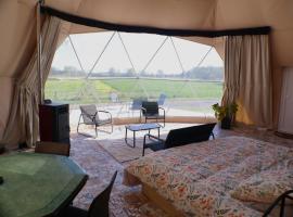 Nuit Insolite dôme Reinette tout confort, hotel a Châtenois