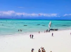 New Modern Apartment in The Soul with Private Terrace and Lagoon Pool Near Beach