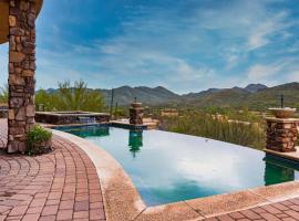 Luxe Scottsdale Desert Oasis • Infinity Pool Spa Panoramic Views Firepit, hotel a Cave Creek