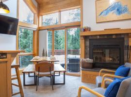 Escape to “Shared Summit” on Minnesota’s North Shore, hotel v destinácii Lutsen