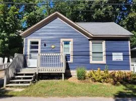 New! 307 HP Cottage - Cute & Great Location!