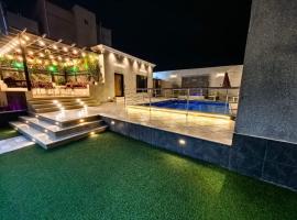 Welcome to Chalet Bonsiana!, hotel en Yeda