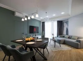 GrandStay MidTown Exclusive central apartment with Resident parking Bath and shower King bed and much more