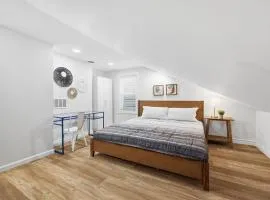 Pittsburgh Millvale D Cozy and Unique Private Bedroom with Shared Bathroom