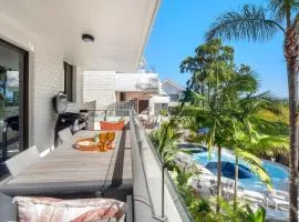 Resort unit heated pool AC walk to Main beach