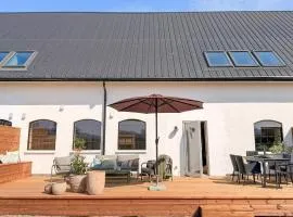 2 Bedroom Lovely Apartment In Glemmingebro