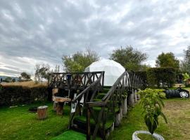 DOMO Roca Glamping Suesca: Suesca'da bir otel