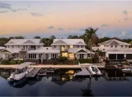 Sunseeker Sanctuary - Waterfront Noosa Townhouse