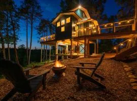 Deluxe Birdhouse - Hot Tub Loft Net Perfect for Couples Treetop Escape