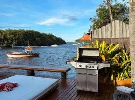 Downtown House in Caraiva on the riverfront with direct access