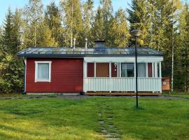 Teeri Birkhuhn-crater lake villa, Hotel in Varpaisjärvi