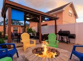 3BR - Beach & Trail - Bikes, Fire Pit, Mini-Golf