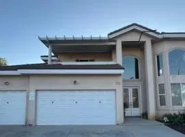 305 Russell