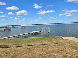 Cozy Private Room Lake Tawakoni Home Near Park Pier, hotel di West Tawakoni
