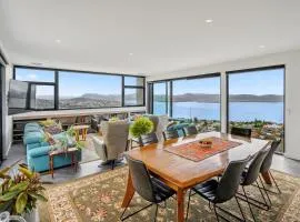 The Glover Glasshouse - 3 Bedroom - Sweeping Views