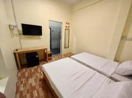 latitude 14 Room & breakfast