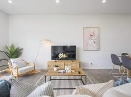 Shell Cove Sanctuary Luxurious 5BR Coastal Retreat