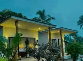 Tropical Aurora Tetebatu