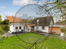 Amazing Home In Løgstør With Wifi