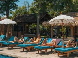 Lay Day Gili T