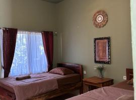 Vivian's Lakey peak homestay, hotel v destinácii Huu
