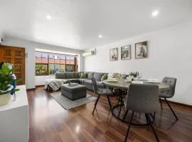 Tranquil Suite - Modern Comfort between CBD & Beach