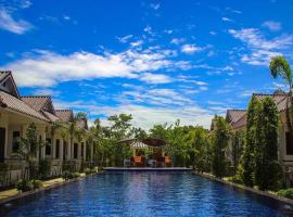 Thanawong Pool Villa: Sukhothai şehrinde bir otel