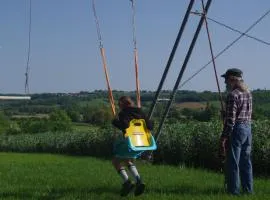 CHEZ MITCH EN CAMPING CAR et grand espace extérieur