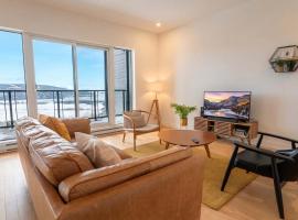 309 - Luxury Condo - Spectacular View & Pool, hôtel à Baie-Saint-Paul