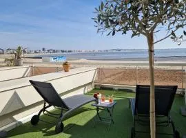 Exceptionnel les pieds dans l'eau avec vue sur la mer