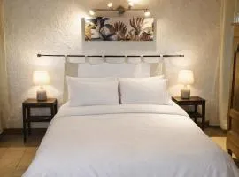 Maisonnette avec piscine - sud Ardèche