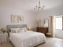 Les Noisetiers - Gîte d'exception sur les hauteurs du village