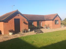 The Bungalow, in heart of High Beach, Epping Forest, khách sạn ở Waltham Abbey
