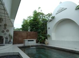 Kanjeng Heritage Villa by Raminten, hotel Pakem városában