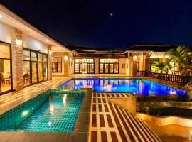 5BR Villa for 10 Private Estate Hua Hin