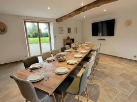 Maisons de Familles Quiet family-friendly vacation rental with a spa, Hotel in Équilly