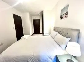 LUXURIOUS 2Bed in Dartford City Centre with parking